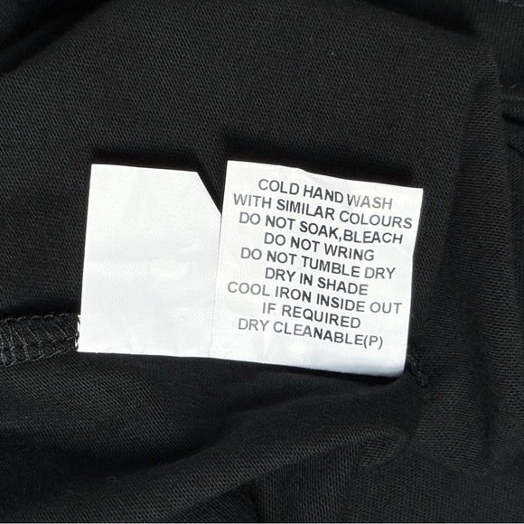 DISSH CHARLOTTE BLACK LOOSE FIT ROUND CREWNECK TEE SHIRT - Picture 9 of 9